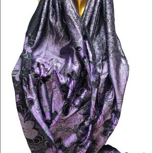 🍇💜ladies grape colored laser cut sequined neck scarf NWT